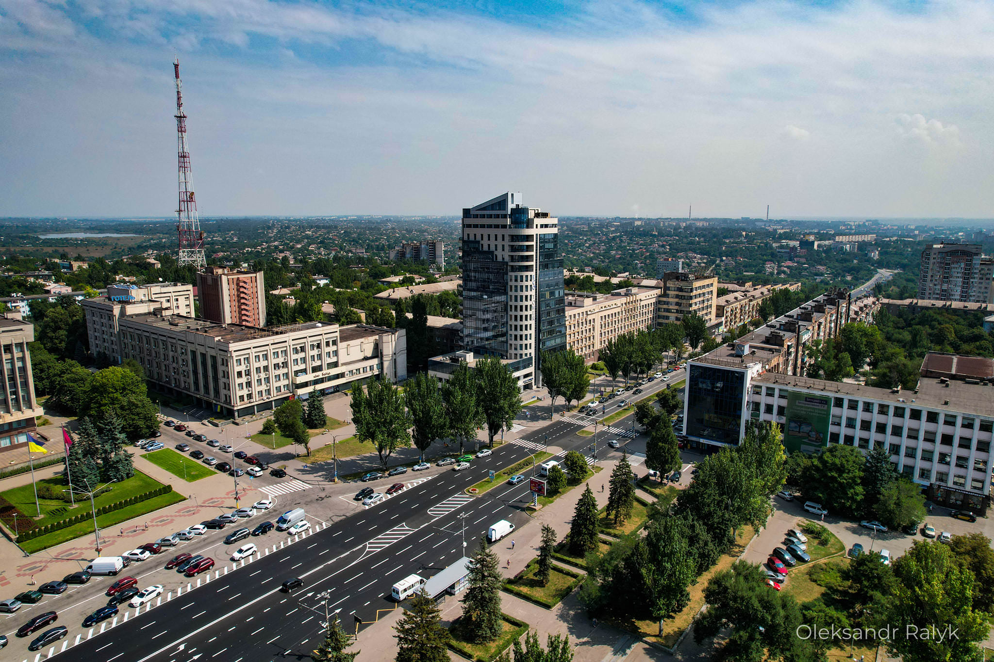 Процес відновлення зруйнованих будинків у Запоріжжі